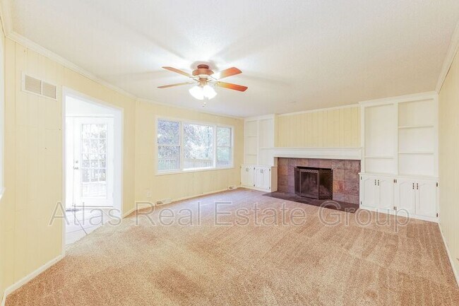 Building Photo - 10205 Hauser St