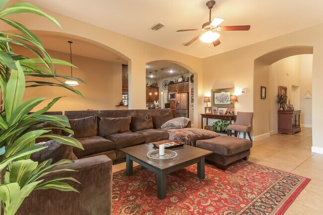 Building Photo - 4226 Meadowview Ln