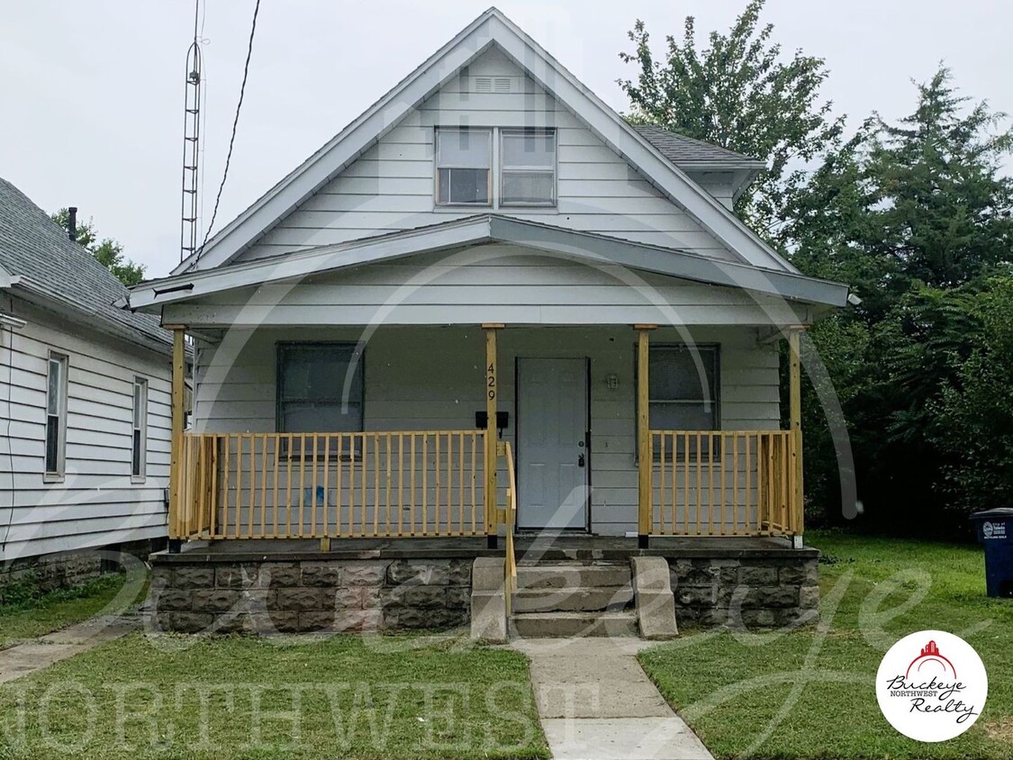 Foto principal - 3 bedroom House - North Toledo