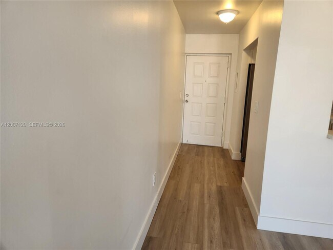 Foto del edificio - 8075 NW 7th St