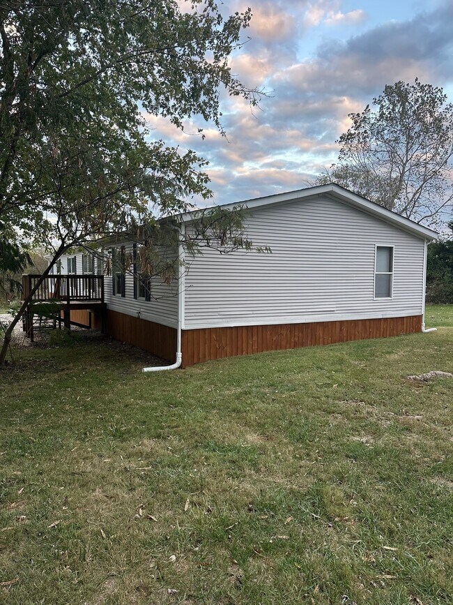 Foto del edificio - 888 Schaper Rd