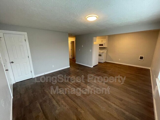 Building Photo - 205 6th Ave SE