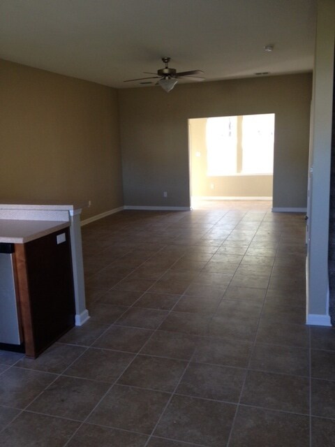 Building Photo - Townhouse for Rent in Old Courthouse Square