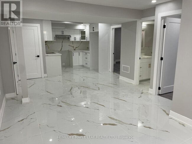 Building Photo - 21 Baccarat Crescent