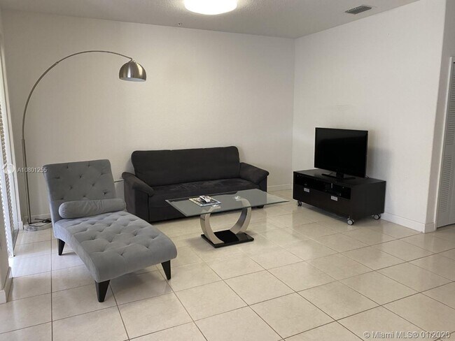 Foto del edificio - 10012 NW 7th St