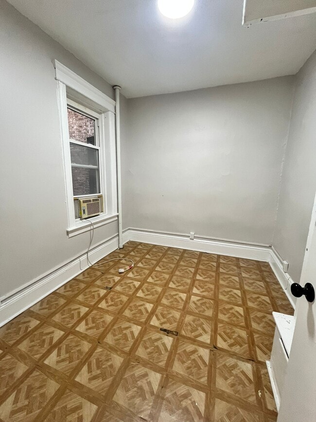 Building Photo - 322 Baldwin Ave