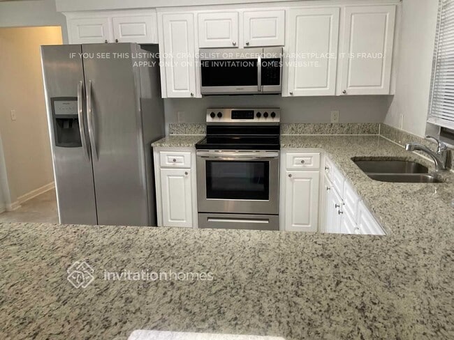 Building Photo - 810 Sandalwood Dr