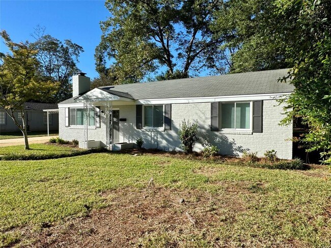 Building Photo - 2927 Brevard Ave