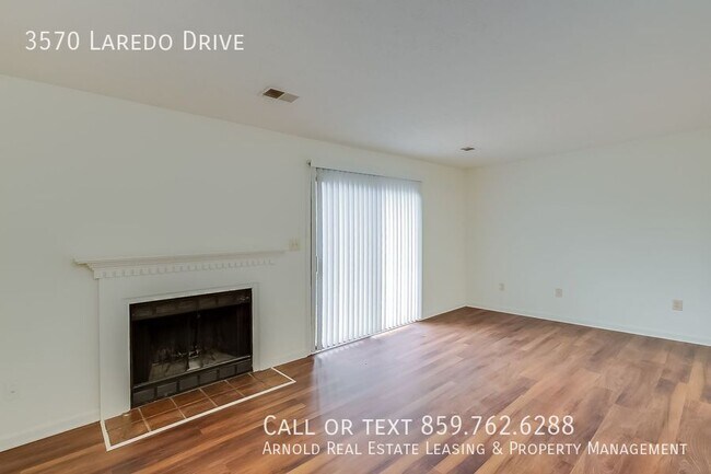 Building Photo - New Listing 3 Bedroom 2.5 Bath