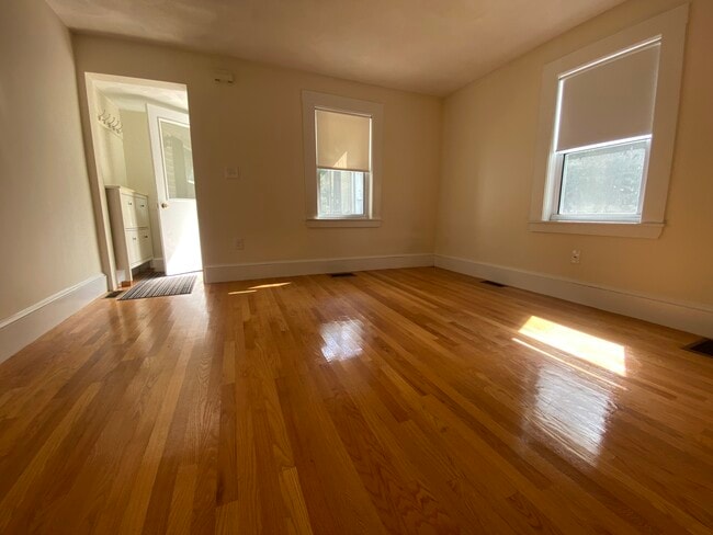 Building Photo - 7 Rifle Ct