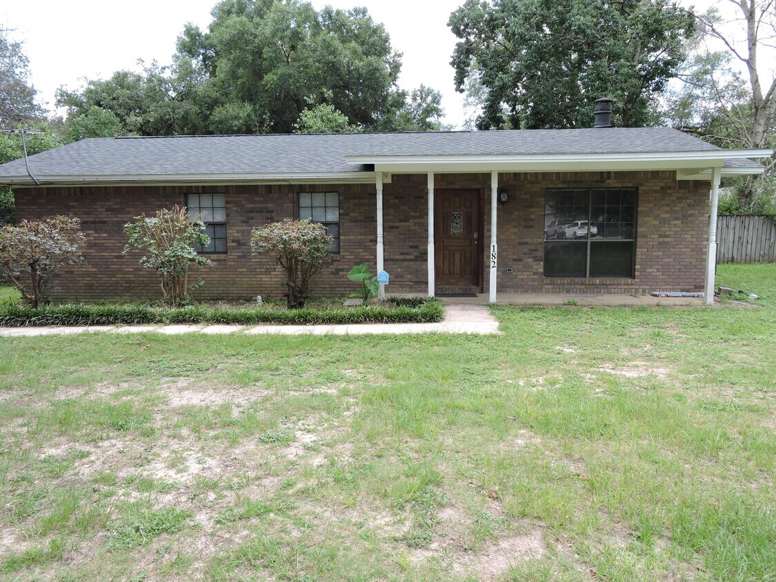 Foto principal - 182 John King Rd