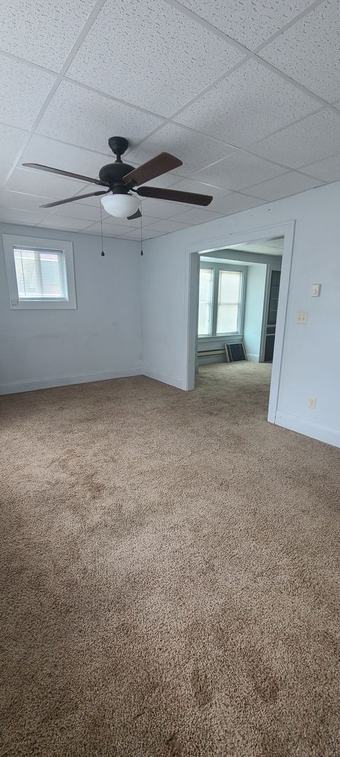 Foto del edificio - 2 bedroom upper, ready immediately!