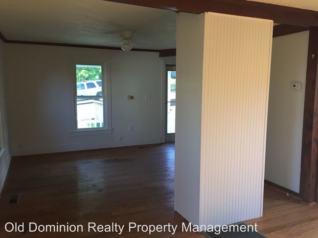 Building Photo - 2 br, 1 bath House - 320 Mill Street