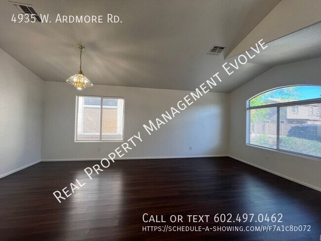 Building Photo - Lovely Laveen 3B/2B Home!