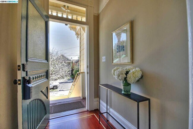 Foto del edificio - 3261 Helen Street - 2