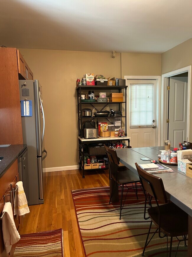 Building Photo - 49 Mozart St