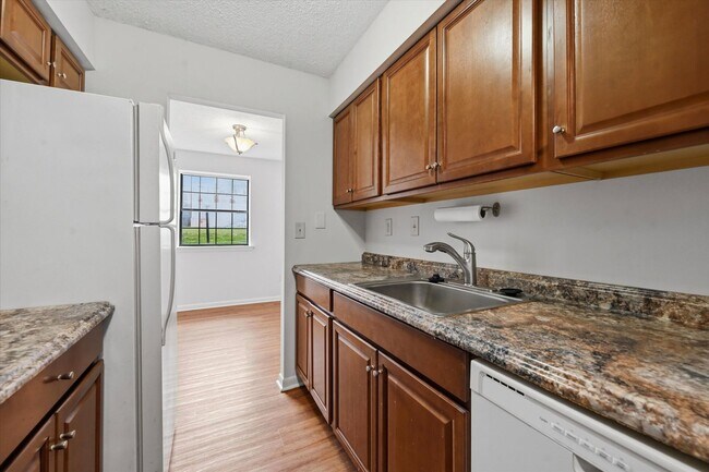 Foto del edificio - 2 Bedroom 1 Bathroom first floor Goshen Valley flat!