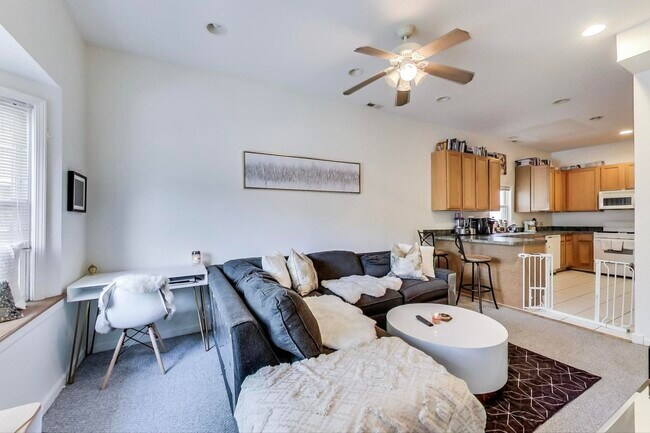 Foto del edificio - 3542 N Hoyne Ave