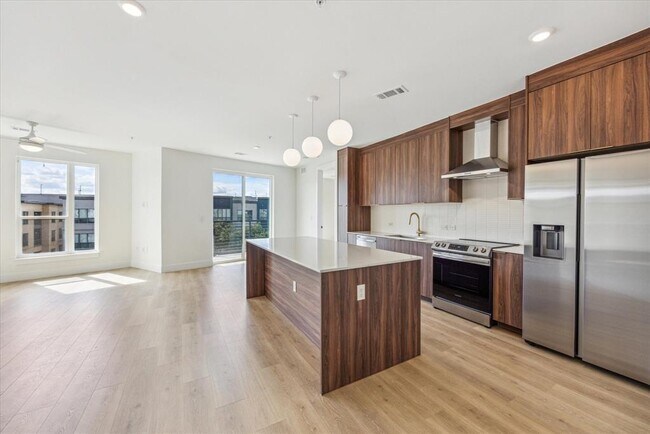 Foto del edificio - 1701 Simond Ave