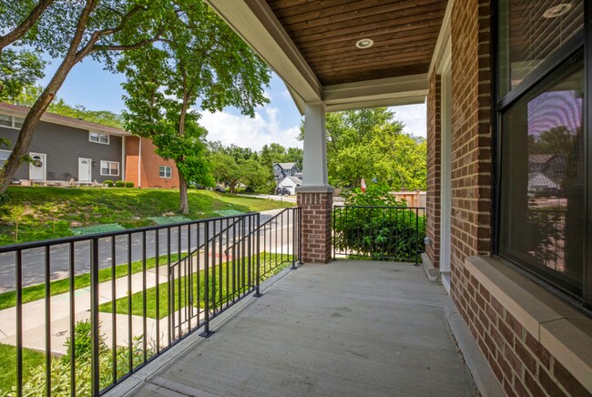 Foto del edificio - 1168 Edgehill Rd