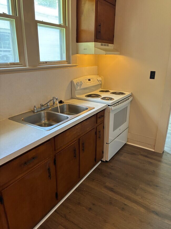 Foto del edificio - 2406 Acorn St