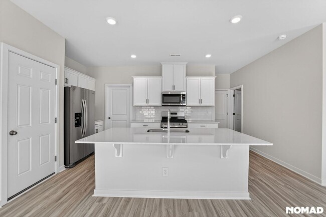 Building Photo - 6609 Barcelona Wy