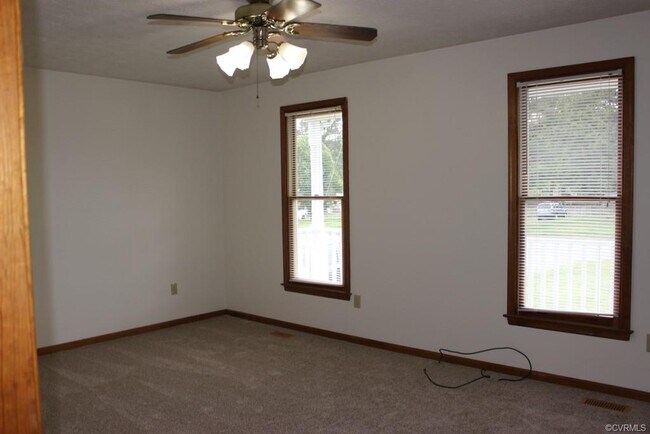 Building Photo - 4019 Shallowood Dr
