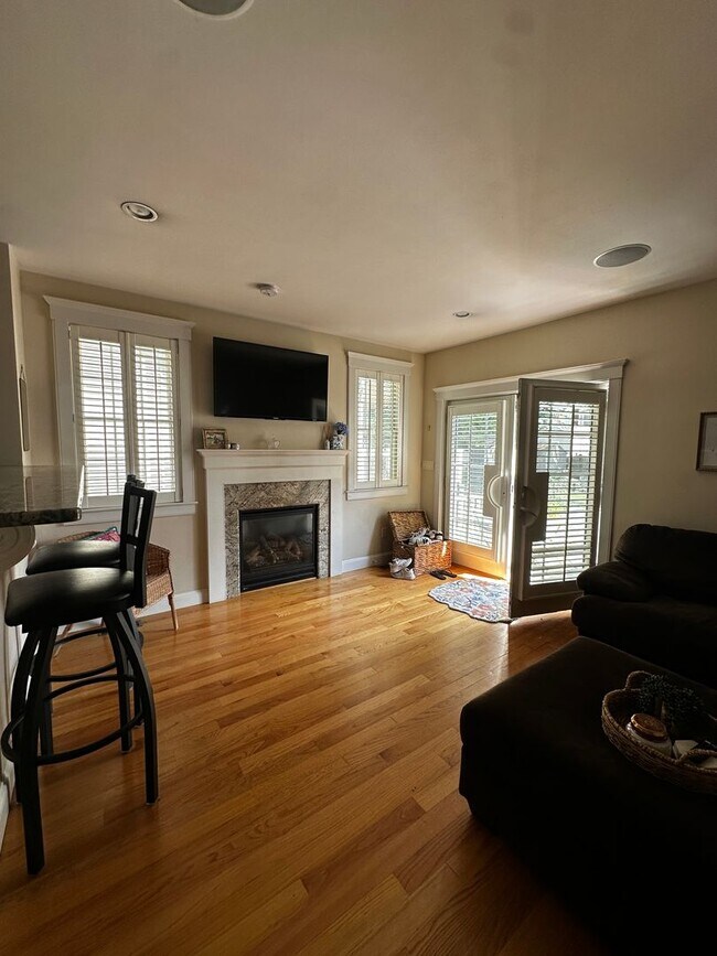 Foto del edificio - No Brokers Fee! 3 Bed 2.5 Bath Single-Fami...