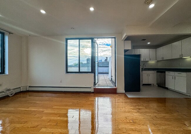 Foto del edificio - 924 Metropolitan Ave