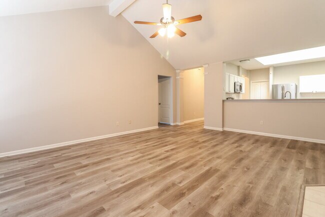 Foto del edificio - 3723 Eagles Nest St