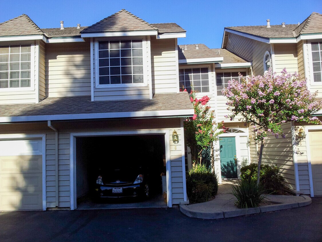 1049 Bell St Unit 6, Sacramento, CA 95825 Condo for Rent in