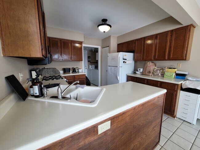 Foto del edificio - 615 Newbury Ln