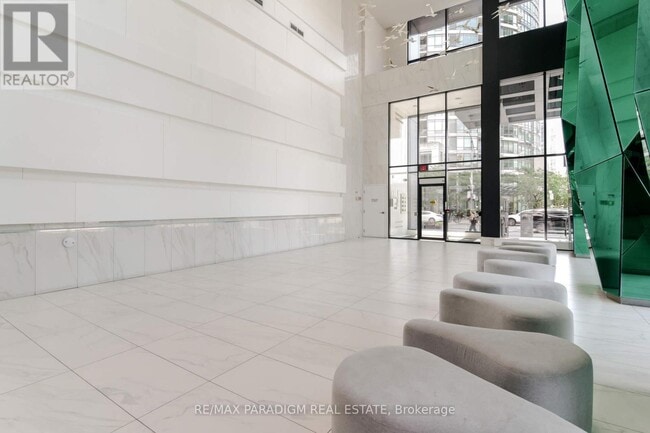 Building Photo - 352 Front St W