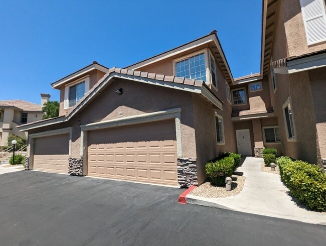 Building Photo - 9901 Trailwood Dr
