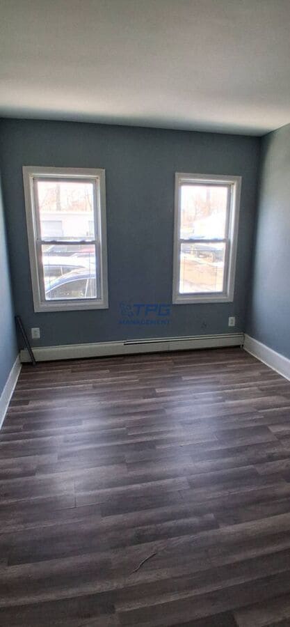 Building Photo - 440-442 Walnut Street-442-1