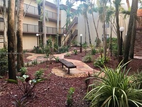 Building Photo - 10875 SW 112th Ave
