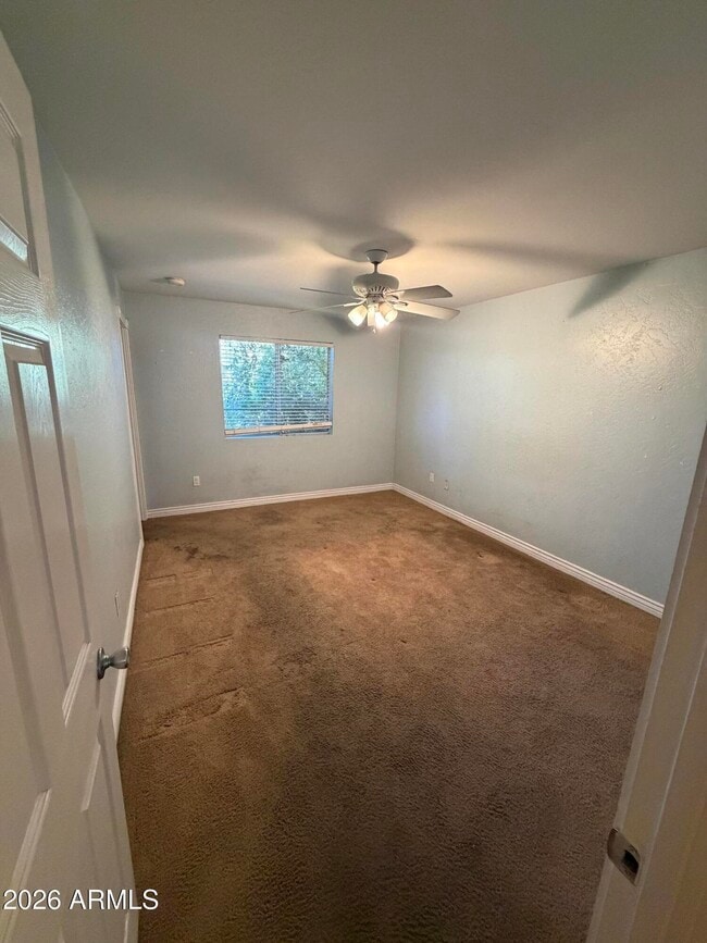 Foto del edificio - 127 E Harvard Dr