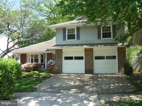 Building Photo - 7033 Veering Ln