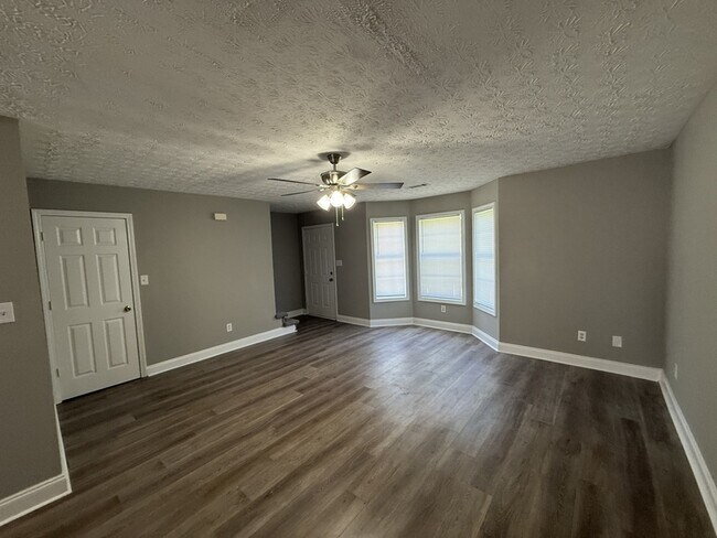 Foto del edificio - 273 Westchester Cir