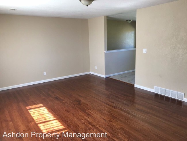 Building Photo - 4 br, 2 bath House - 8325 Acoma St.
