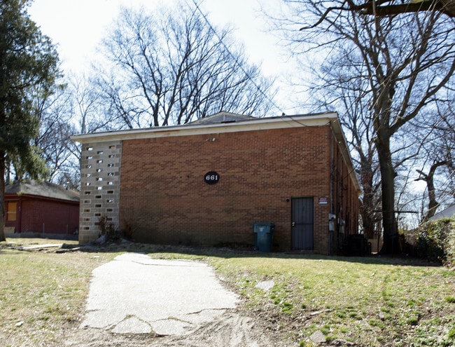 Building Photo - 661 St Paul Ave