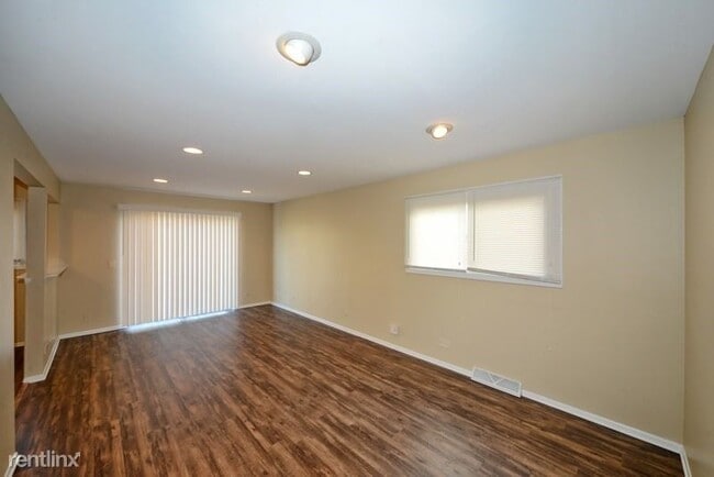 Building Photo - 4 br, 2.5 bath House - 9349 DEE RD