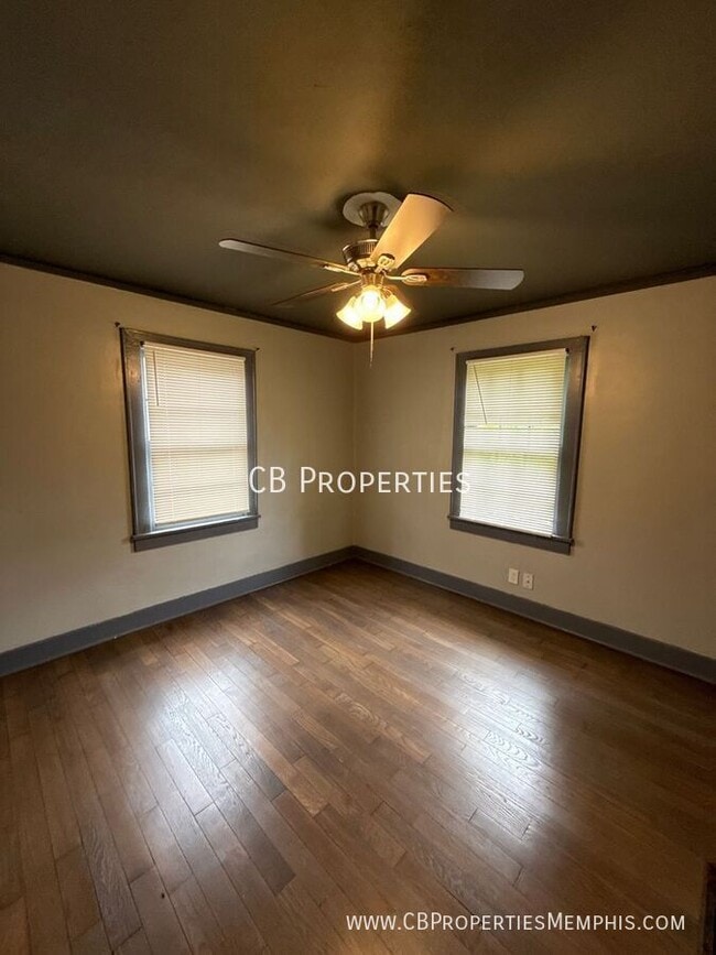 Building Photo - 723 Roanoke Ave