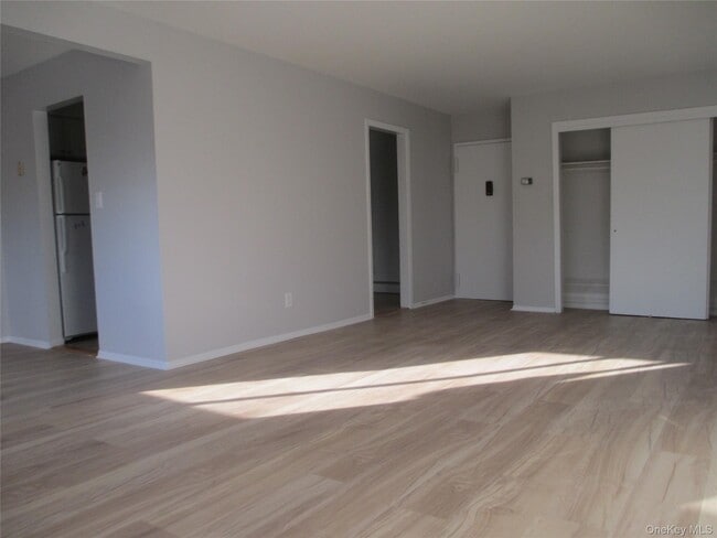 Building Photo - 2 Brevoort Dr