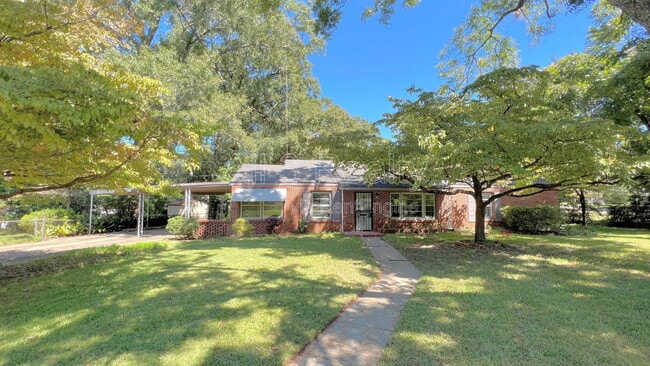 Building Photo - 804 Hillman St