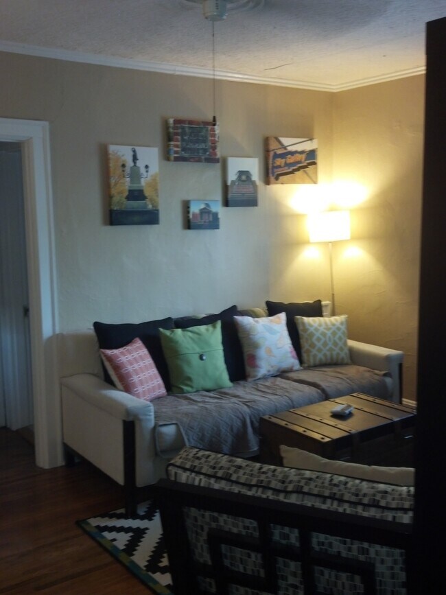 Foto del edificio - 3701 Woodland Ave
