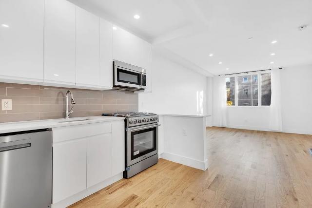 Foto del edificio - 1 bedroom in Brooklyn NY 11221