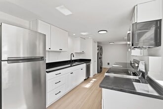 Building Photo - 5529 S 149th St