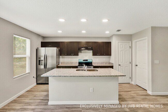 Foto del edificio - 2789 Lane Ave N