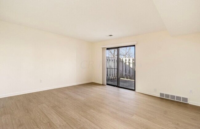 Foto del edificio - 29 King Arthur Ct